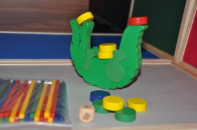  Zabawki drewniane - Balansujący krokodyl z drewna